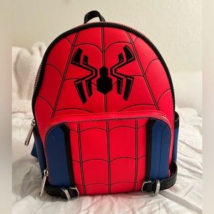 Marvel Spider-Man Loungefly (AVERNGERS CAMPUS DISNEYLAND PARK)